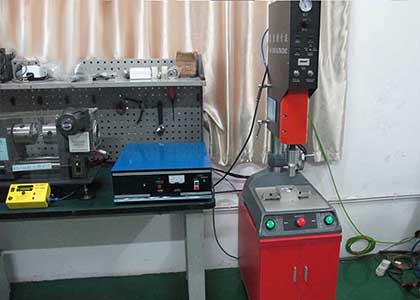 Ultrasonic welding machine.jpg